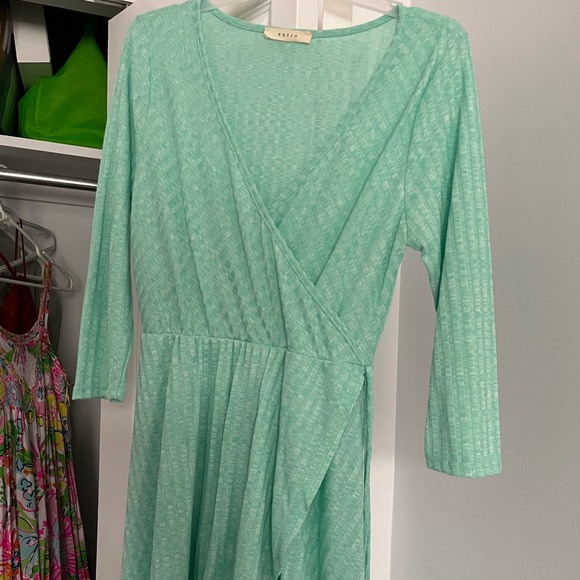 New wrap dress, thin material - Picture 2 of 2